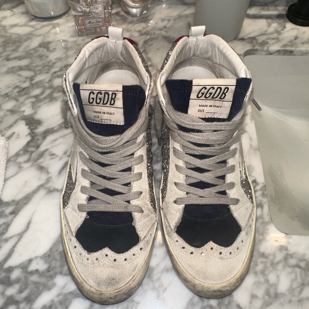 Authentic Golden Goose Mid stars!!